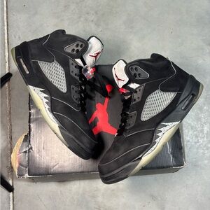 Jordan 5 Black Metallic (2025)